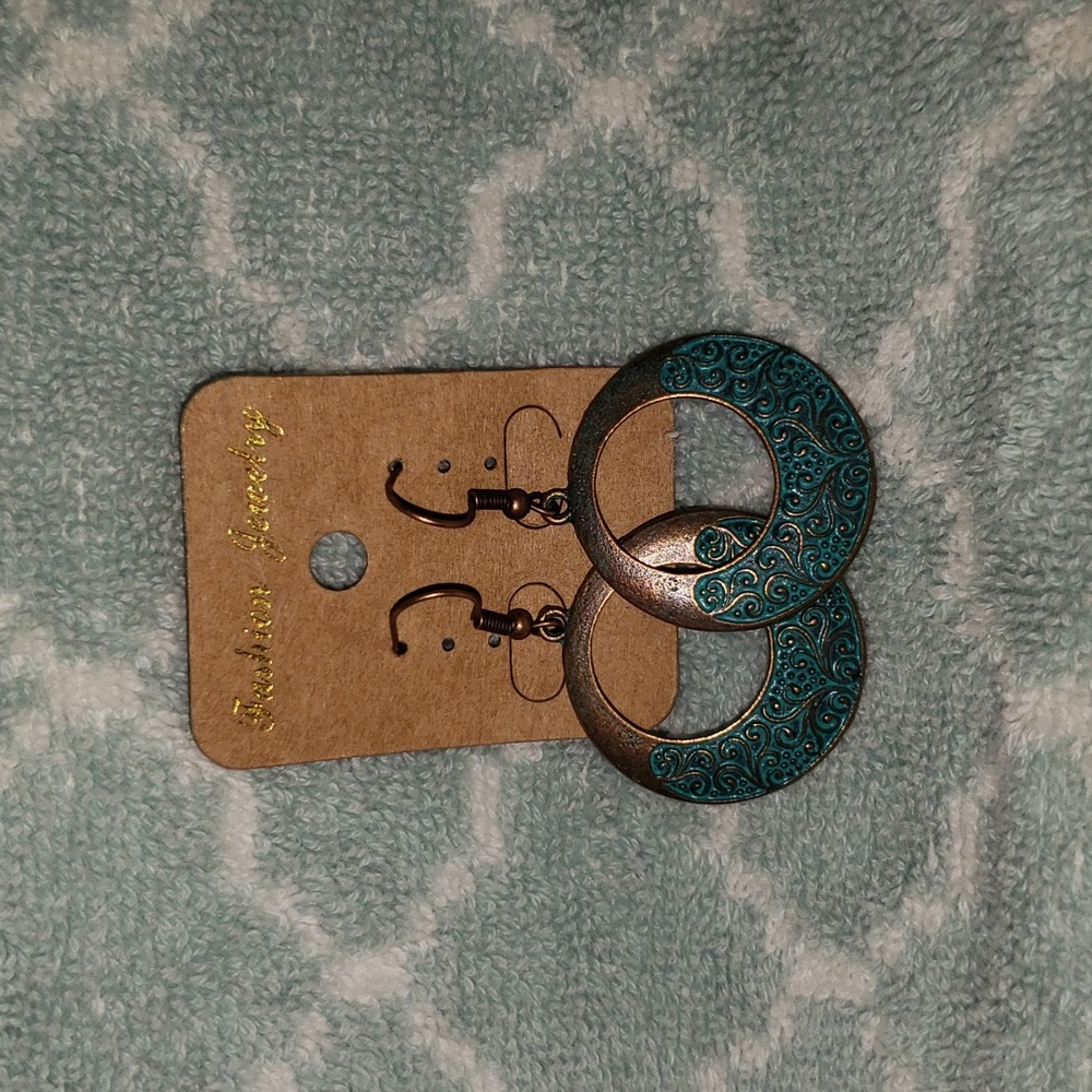 Hook dangled earrings‎